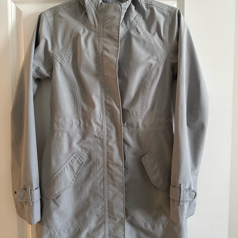 Athleta lined trench/raincoat. Neutral grey color size XS